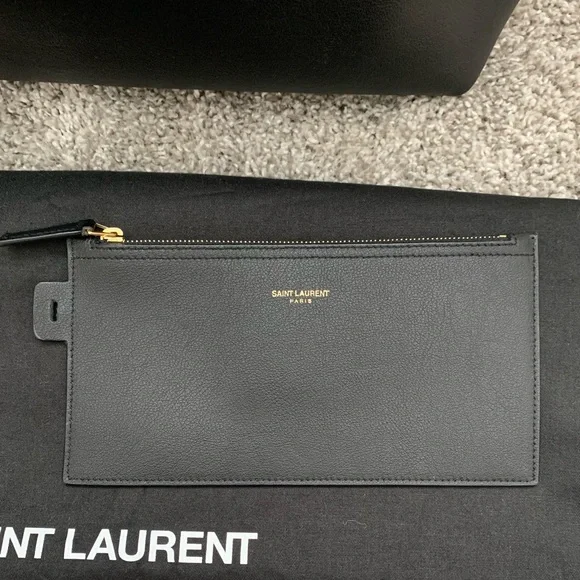Saint Laurent Calfskin Black Tote - Picture 3 of 16